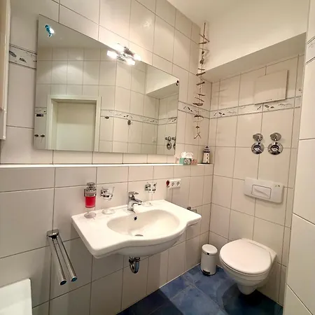 Suedwind Nr 05 - Usedom, Strandnah, Schwimmbad, Sauna, Parkplatz, Wlan, Und Balkon *