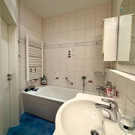 Suedwind Nr 05 - Usedom, Strandnah, Schwimmbad, Sauna, Parkplatz, Wlan, Und Balkon 아파트